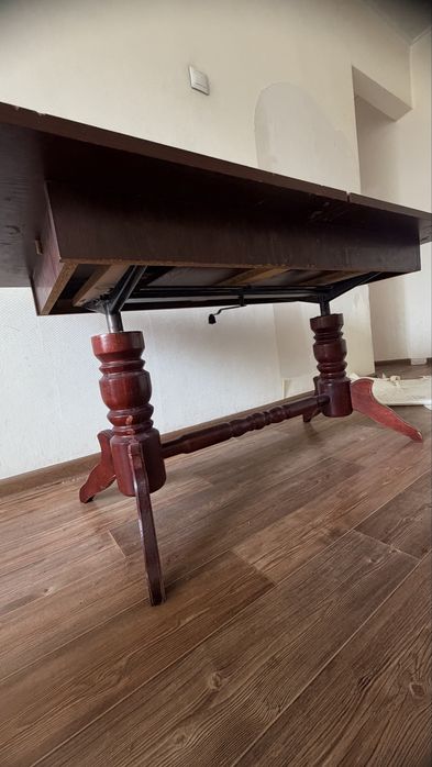 Стол обеденный продам