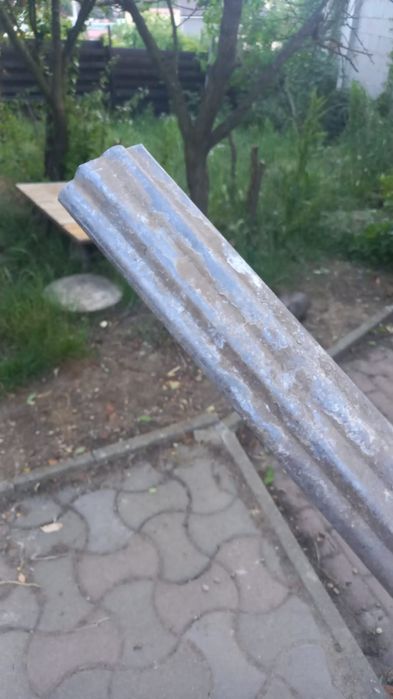 Vând stalpi metalici galvanizati...