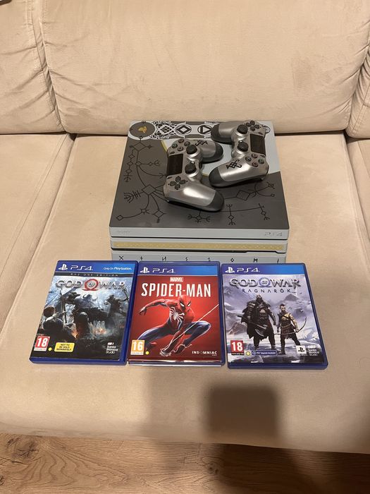 Ps4 Pro Limited Edition God of War + 3 jocuri