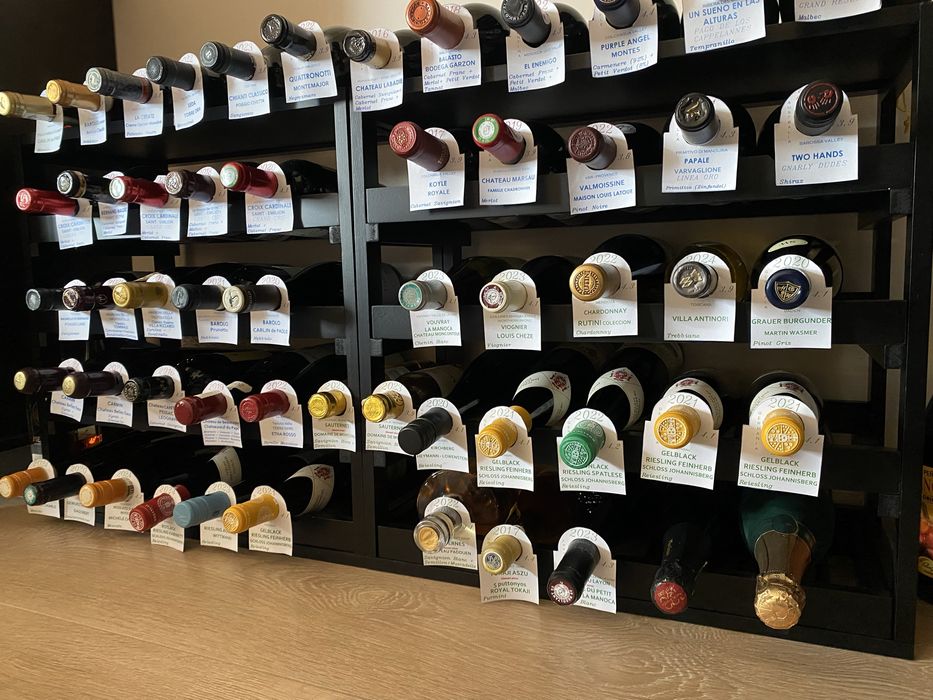 2 Rafturi de lemn pentru depozitare sticle de vin