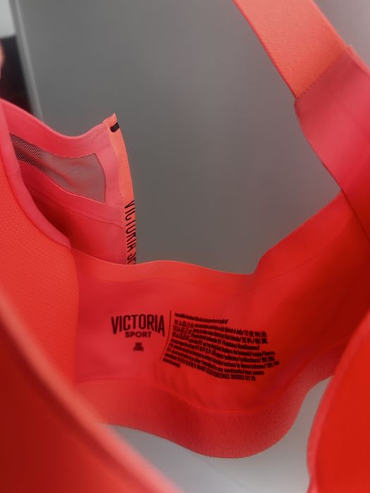 Bustiera dubla inchidere