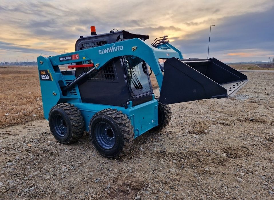 Închiriem manipulator telescopic Bobcat – 8 tone, braț 11 metri