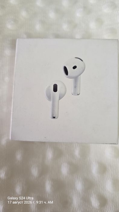 безжичните слушалки Apple AirPods 4 (или вариант с Active Noise Cancellation),