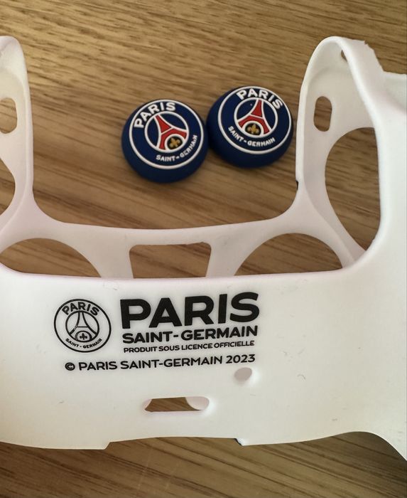 Оригинален силиконов кейс за контролер PS5 Paris Saint-Germain
