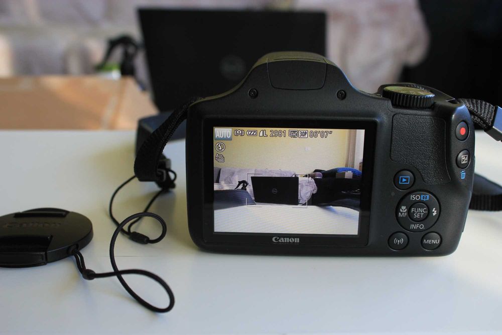 Canon PowerShot SX540 HS-4,3–215,0 mm (35 mm еквивалент: 24 – 1200 mm)