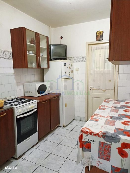 Apartament 4 Camere ,  Etaj 3 Din 4, 2 Bai, 2 Balcoane,  Calea Severin