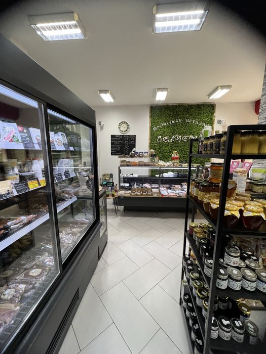 Дава се под наем Магазин в София, Младост 1 - 56 кв.м за 9435 € - Снимка #1