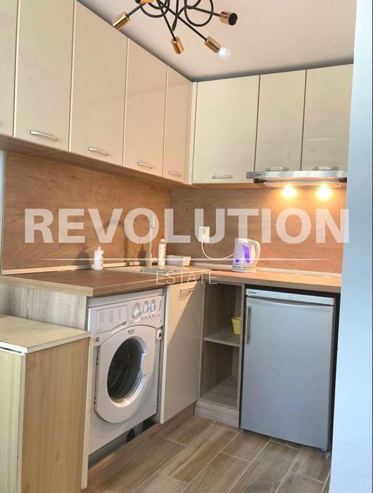 Дава се под наем Едностаен апартамент в Варна, Гръцка махала - 15 кв.м за 275 € - Снимка #1