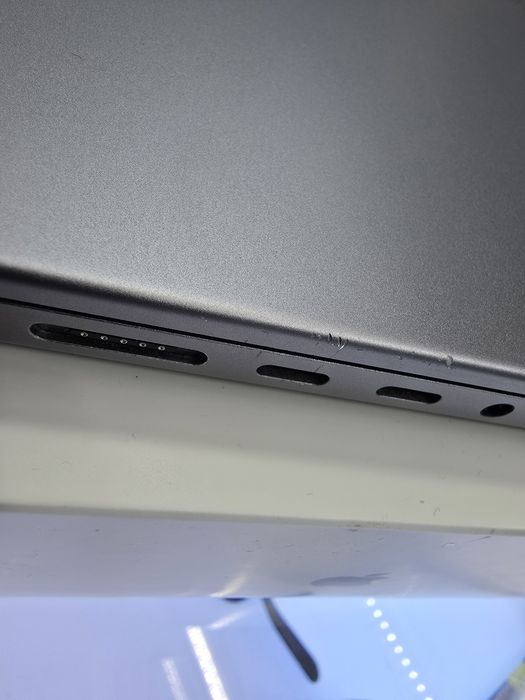 Macbook pro 14 чип M3 озу 8gb ssd1000gb A2918