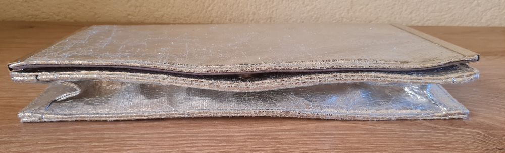 Дамска чанта, ползвана веднъж