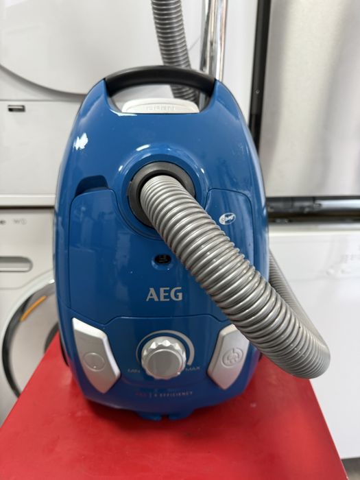 Прахосмукачка AEG