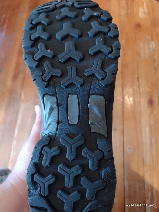 Зимни обувки номер 38 и номер 37