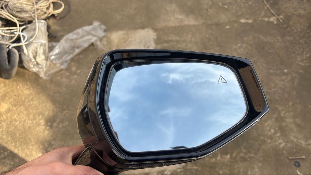 Боковой зеркало на KIA K8