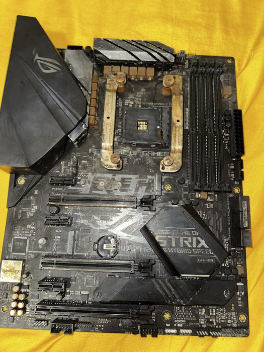 vand placa de baza ASUS