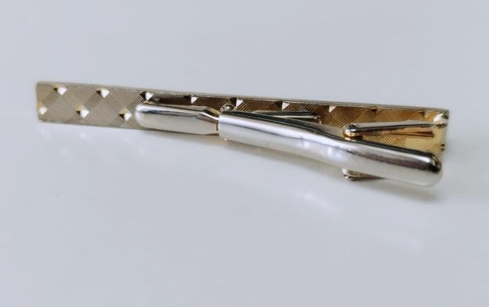 Vechi ac de cravată placat cu argint