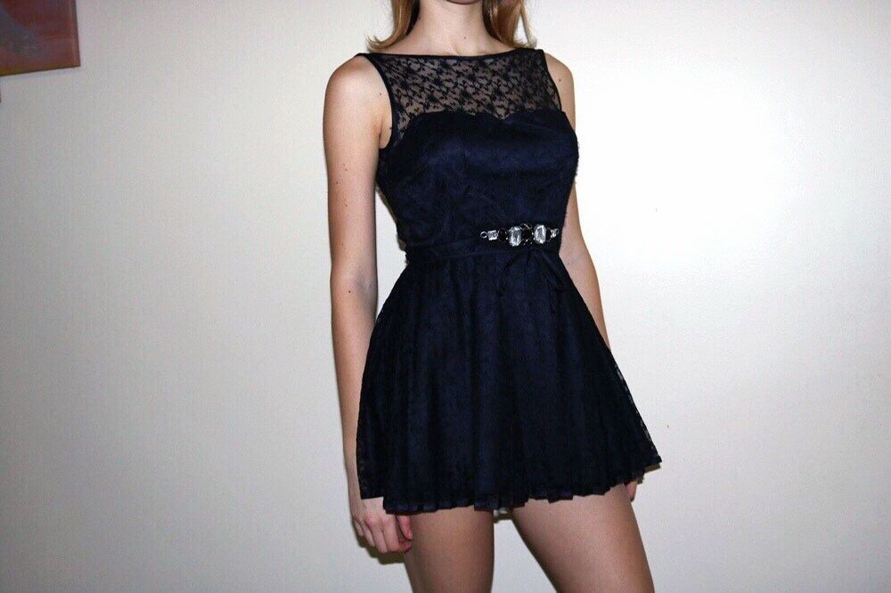 Rochie neagra cu spatele gol banchet