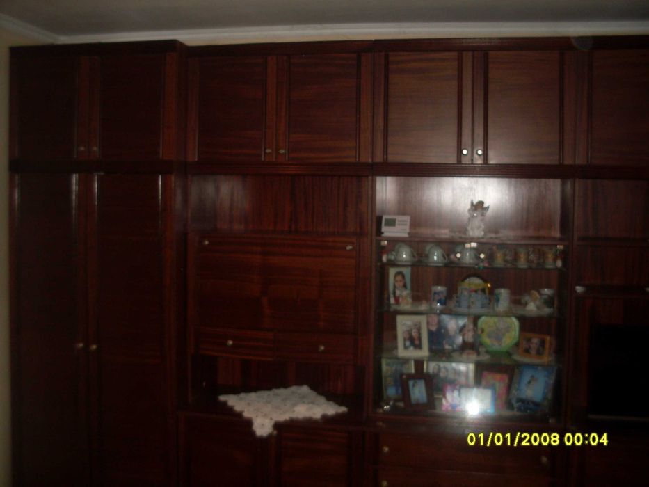 Секция за хол с гардероб