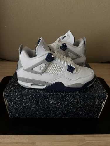 Sneakers Jordan4 Midnight Navy cu eticheta (nu Nike, Gucci, Adidas, Balenciaga)