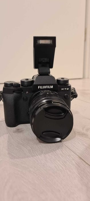 Fujifilm X-T2 + Obiectiv 18-55mm f/2.8-4 + Rucsac Lowepro Tahoe BP 150