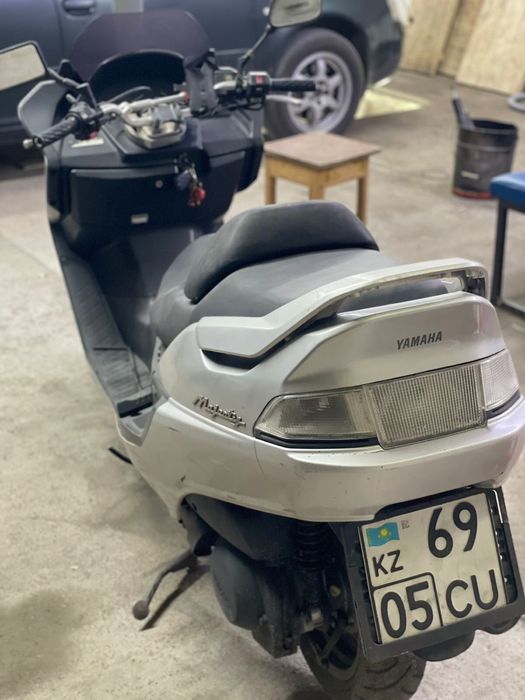 Yamaha majesty 250
