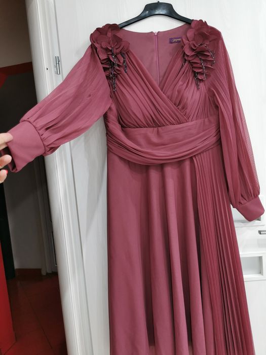 Vând rochie de ocazie.