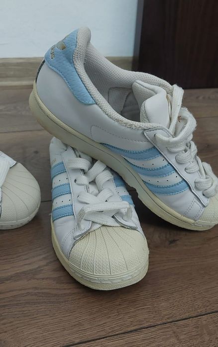 Adidasi superstar