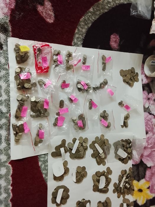 Продам монеты разные