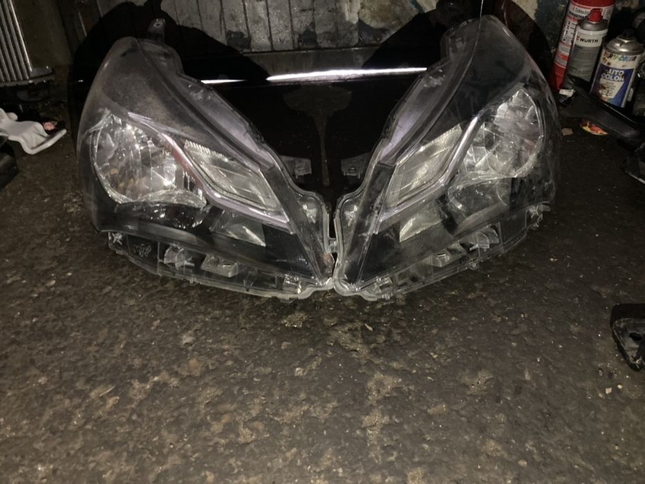 Far Toyota yaris 3 Facelift 2017 - 2019 faruri