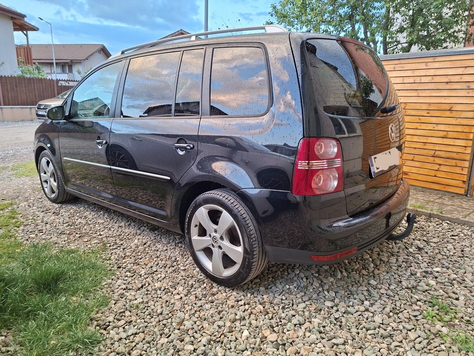 VOLKSWAGEN Touran 2010 — imagine 4