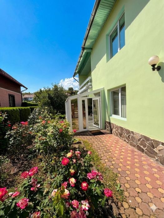 Vand casa spatioasa in TARNAVENI, ideala pentru familie, cu curte mare