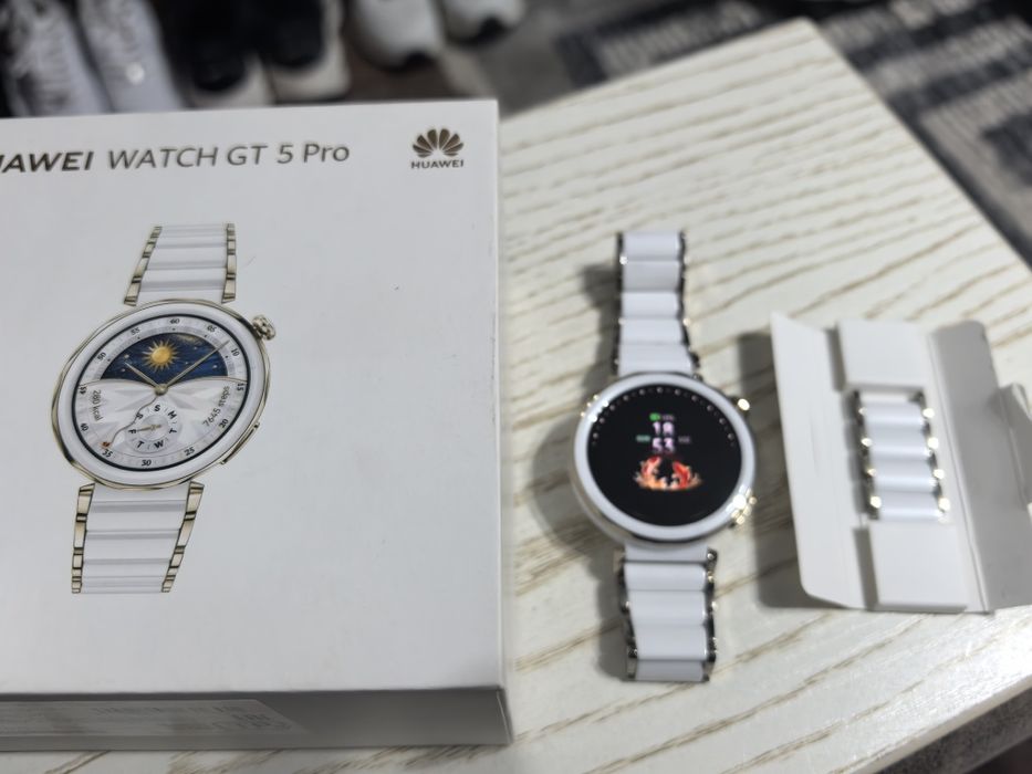 Huawei watch gt 5 pro 42mm white ceramic