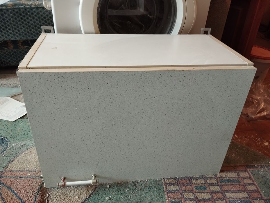 Отдам навесной шкафчик для ванной