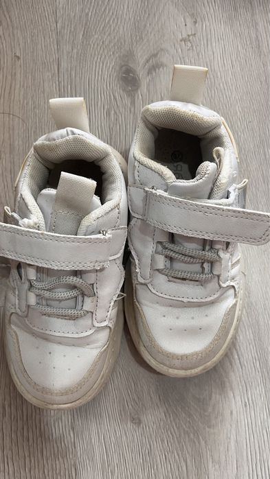 Продам обувь на девочку 28-31 размеры