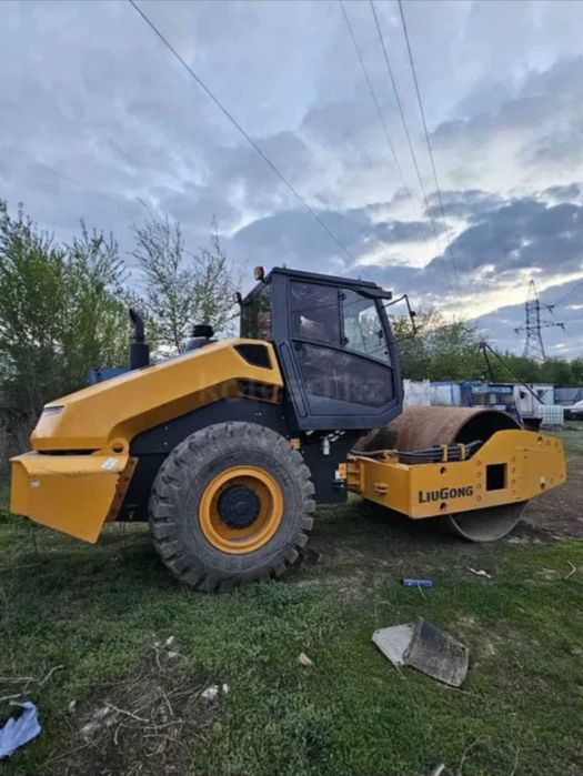 Каток 16-18 тонн