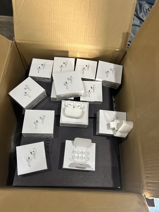 Airpods  pro 4,Airpods pro  3 ЧИСТО НОВИ