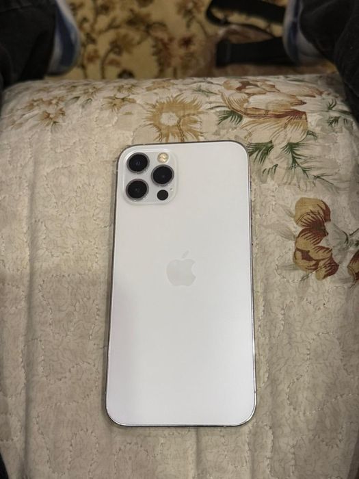 Продам айфон 12про 256гб