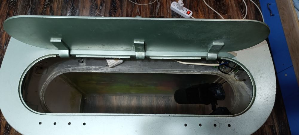 Аквариум 150л-180л продам аквариум