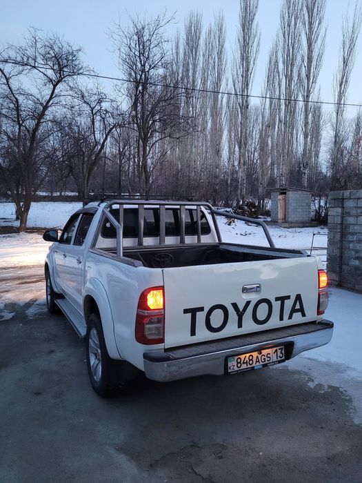 Хайлукс 2014 полный люкс