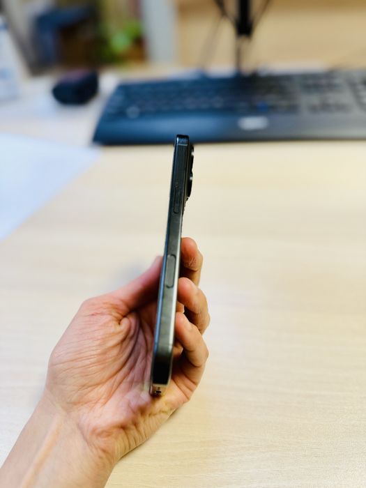 Iphone 16 Pro с гаранция