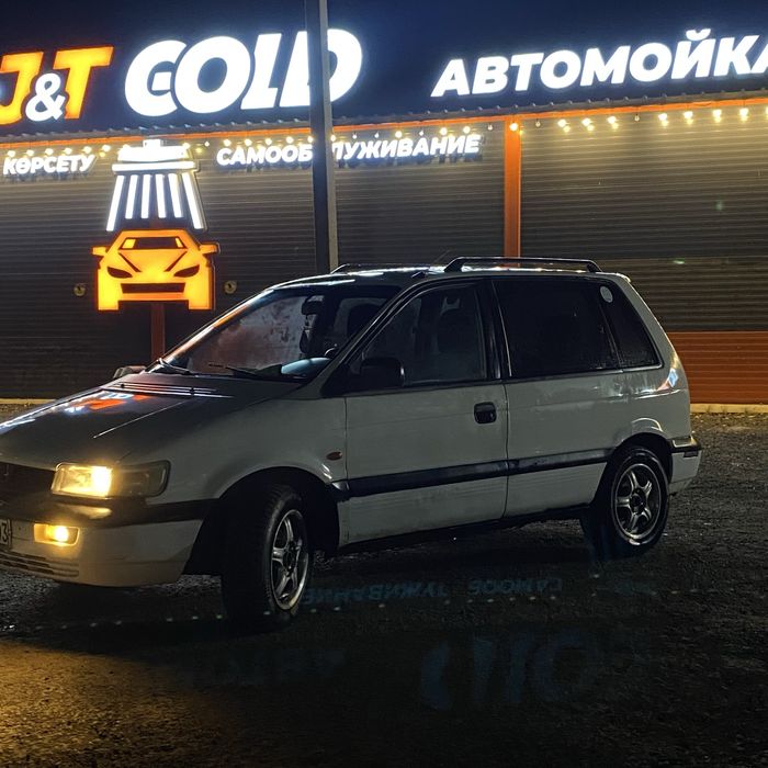 mitsubishi space runner 1993г
