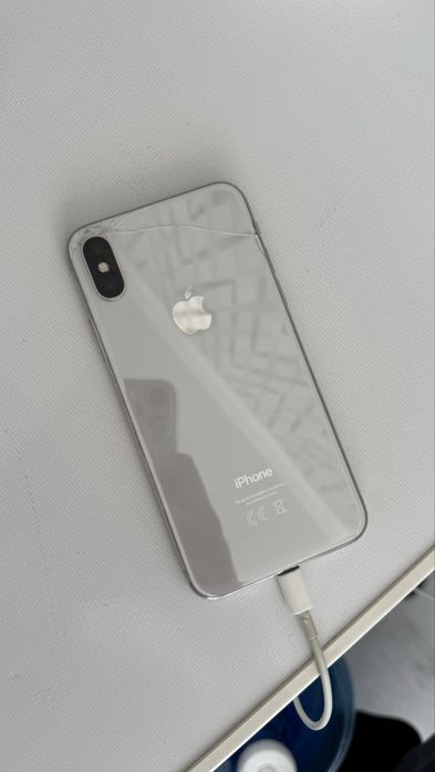 продам Iphone X в хорошем состоянии