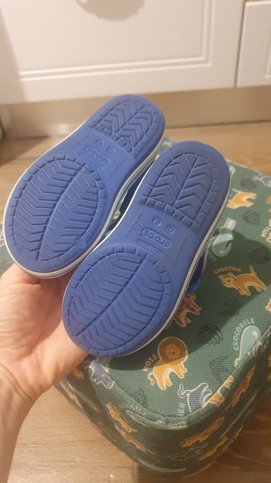 Sandale Crocs pt fete sau baieti, marime 23-24, albastru violet