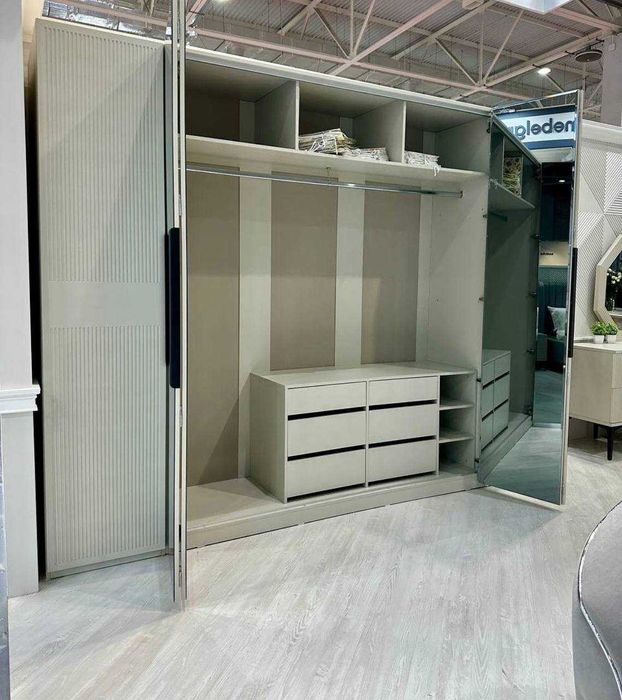 Продается шкаф Стелла