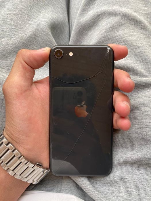 Саудасы бар iphone SE 2020 срочно!