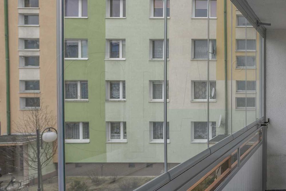 Безпрофилна система остъкляване на тераси