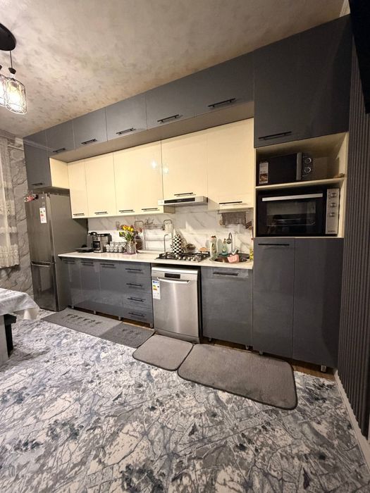 Срочно продаётся Квартира. Массив Корасув 105 дом