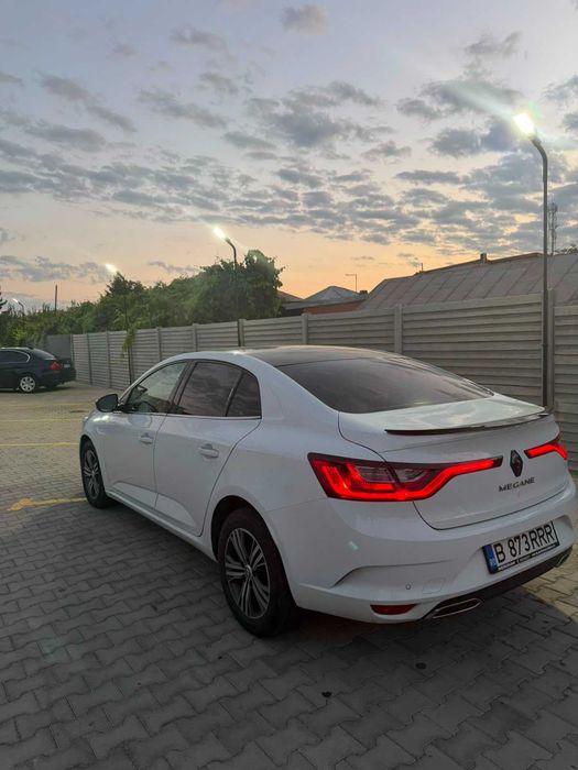 RENAULT Megane 2024 — imagine 4