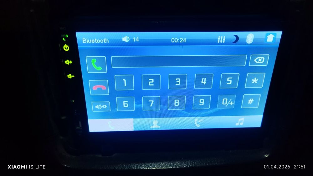 продаётся автомагнитола в хорошом состаяние