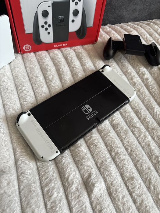 Продам Nintendo Switch Oled