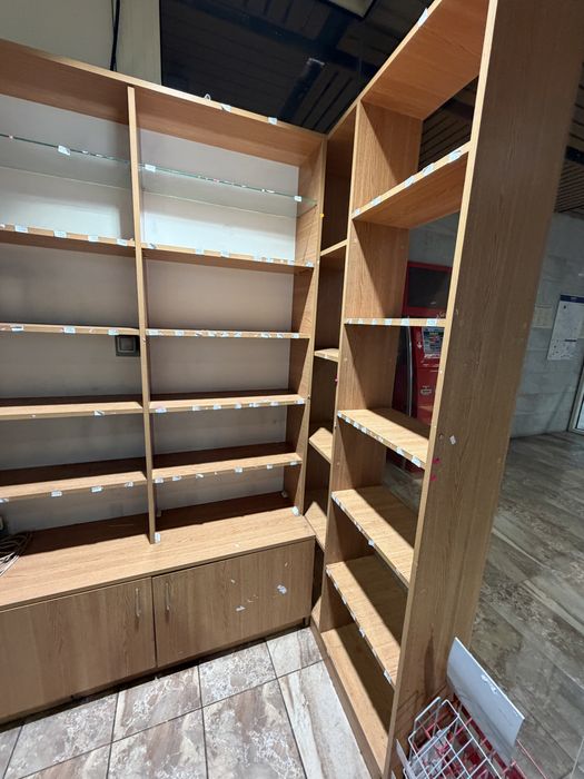 Стелажи и рафтове